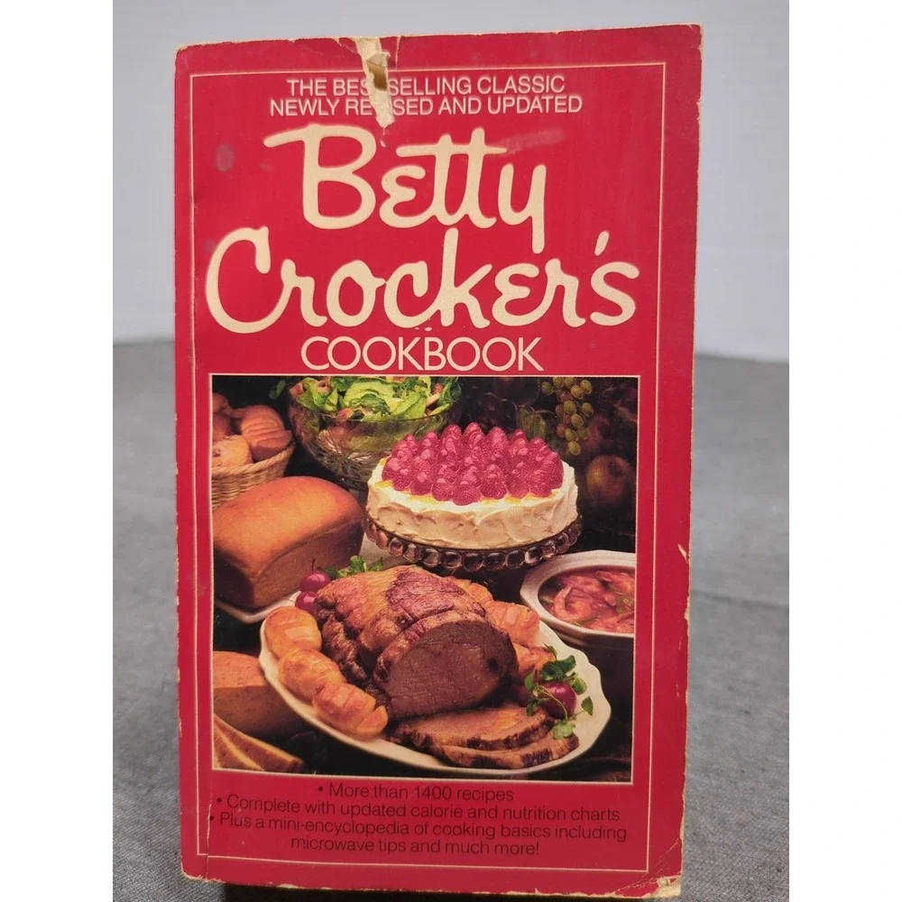 VTG 1987 Betty Crocker's Cookbook - Revised & Updated 1400 Recipes Paperback